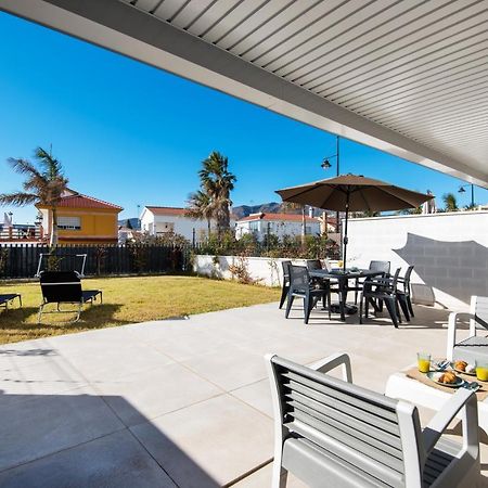 Alamar The Best Luxury Apartment On The Beach 토레몰리노스 외부 사진