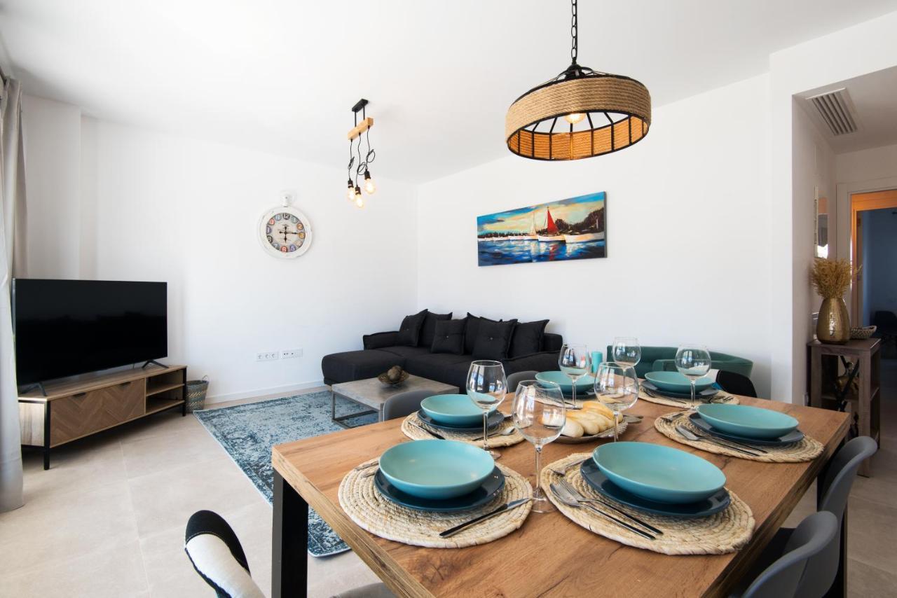 Alamar The Best Luxury Apartment On The Beach 토레몰리노스 외부 사진