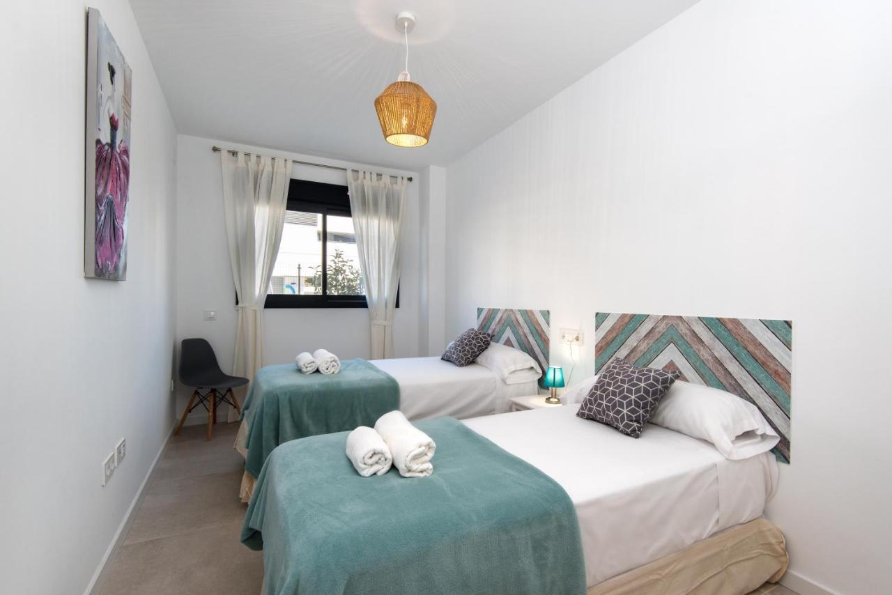 Alamar The Best Luxury Apartment On The Beach 토레몰리노스 외부 사진