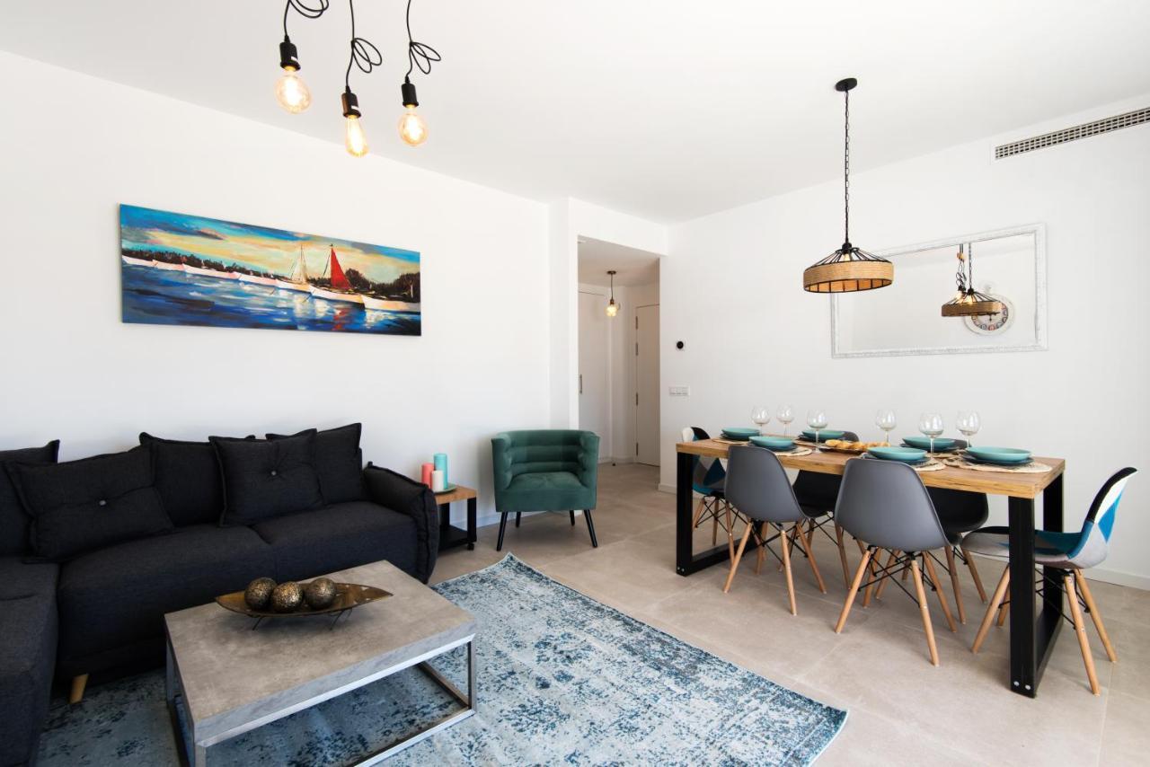Alamar The Best Luxury Apartment On The Beach 토레몰리노스 외부 사진