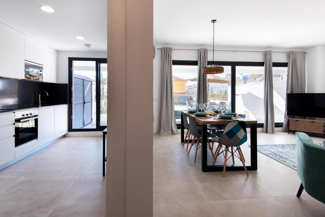Alamar The Best Luxury Apartment On The Beach 토레몰리노스 외부 사진