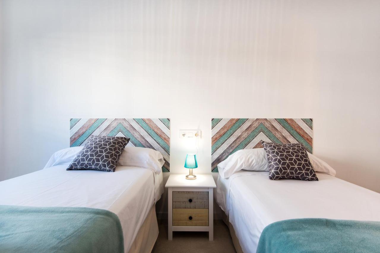 Alamar The Best Luxury Apartment On The Beach 토레몰리노스 외부 사진
